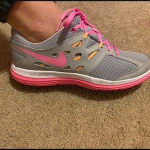 Like New condition Nike’s - Youth 7, WMS 9